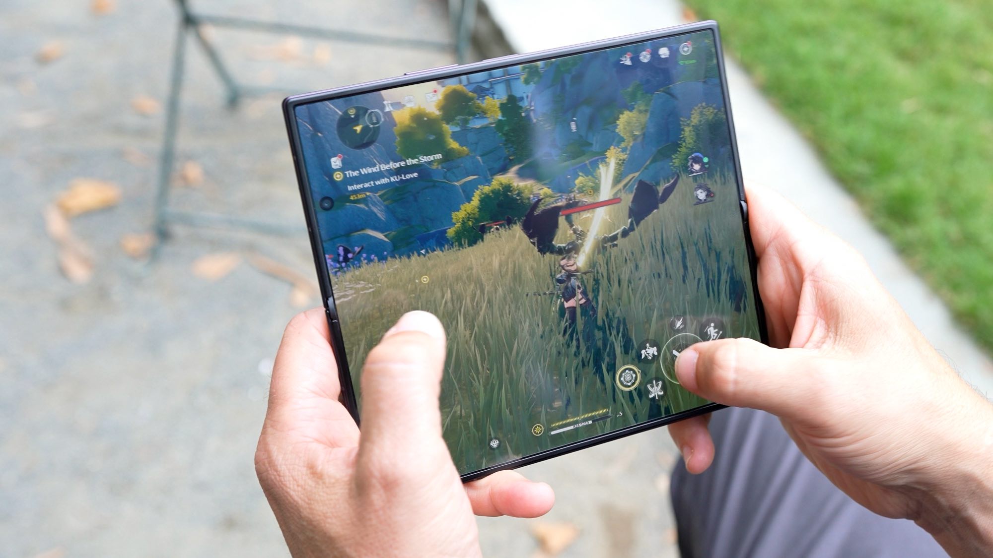 Playing Wuthering Waves on Galaxy Z Fold 8 Ultra