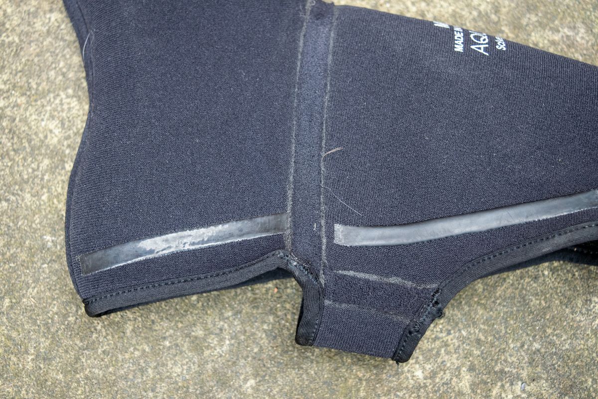 The inside neoprene and seam sealing of the Spatz Fasta overshoes