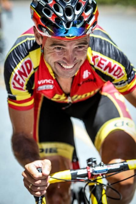 Paco Mancebo (Kenda-5 Hour Energy) tries to hold onto the front group.