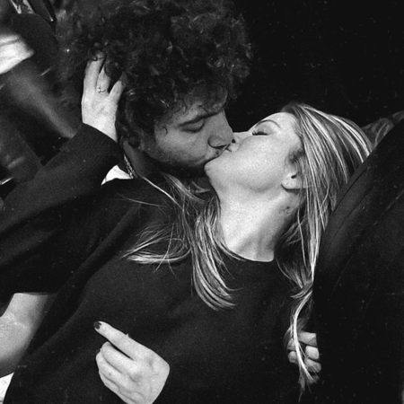 Selena Gomez kissing Benny Blanco