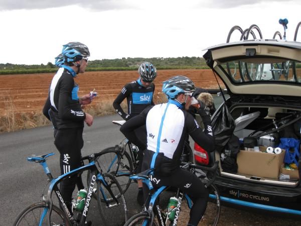 Lunch from the back of a car. The less glamorous side of professional cycling