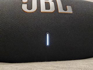 JBL Boombox 3 WiFin akkuvalopalkki