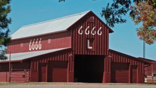 6666 ranch barn on yellowstone