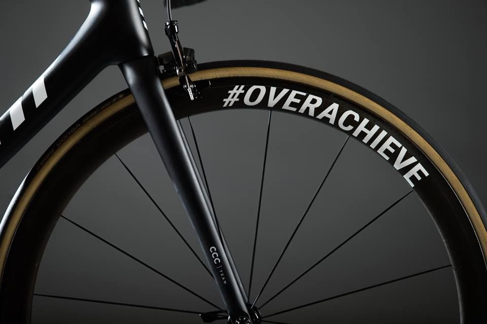 The Giant carbon wheels are emblazoned with Giant's hashtag #Overachieve