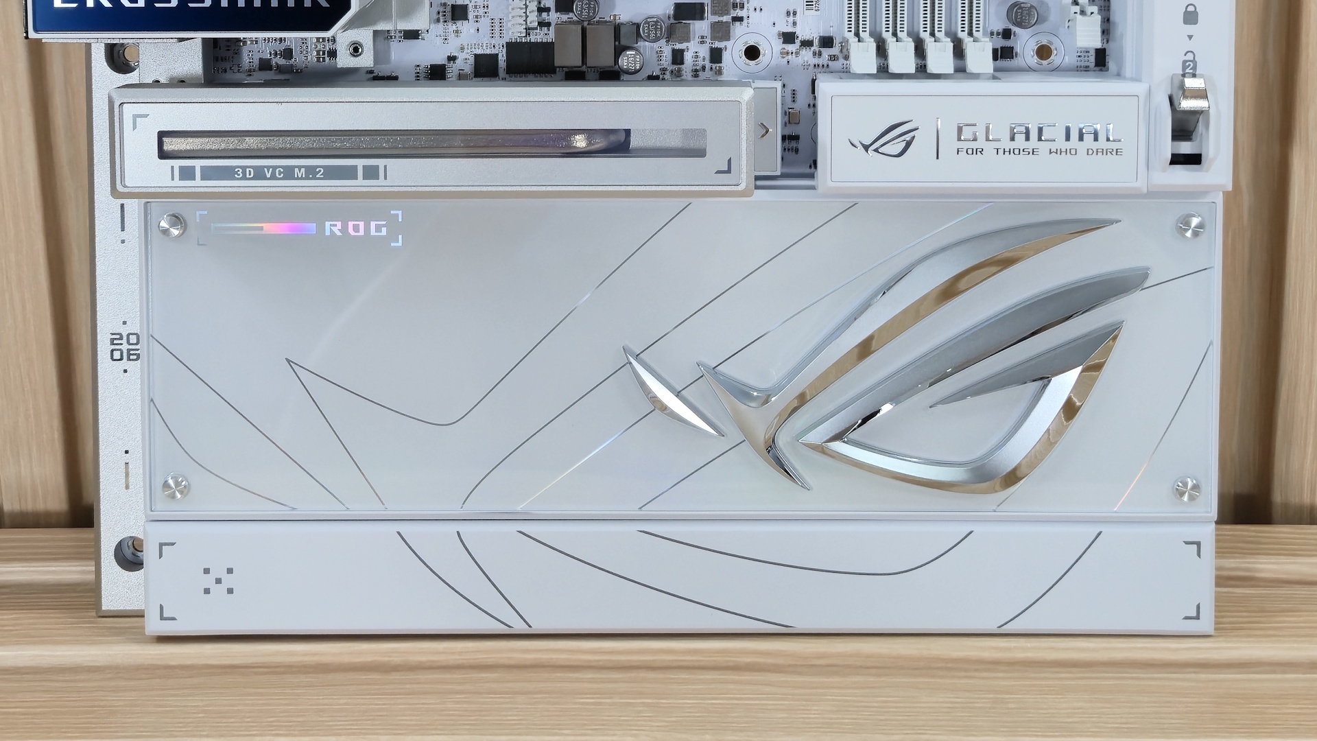 Asus ROG Crosshair X870E Glacial - bottom half
