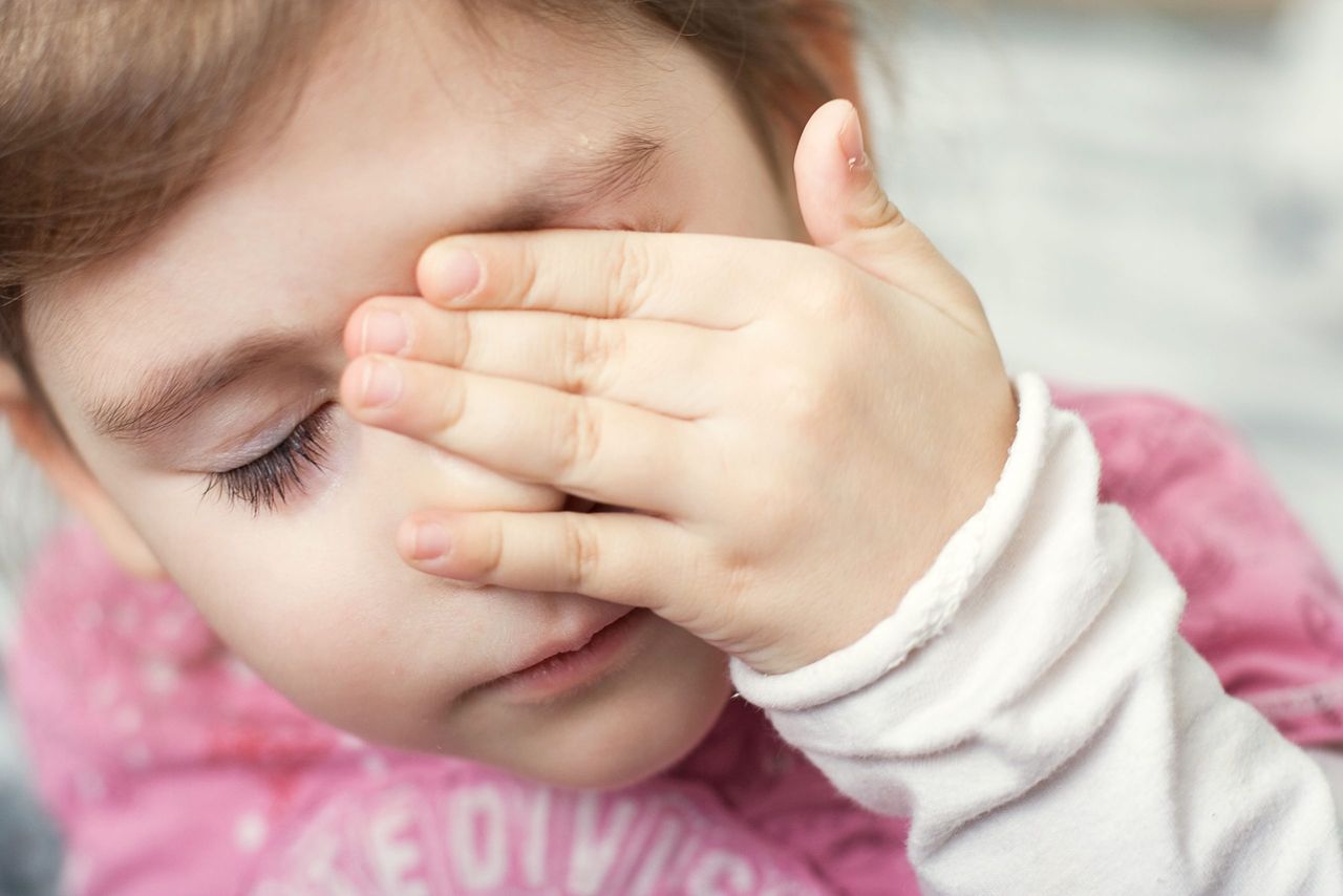 Mum praised for surprising reaction after her daughter made a hole in a wall