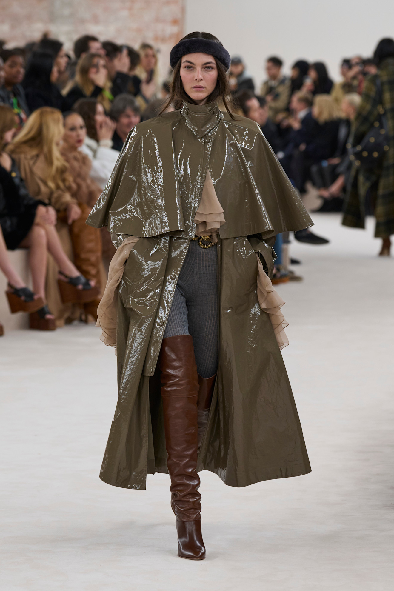 An image of the khaki colour trend on Chlo&amp;eacute;'s autumn/winter 2024 runway.