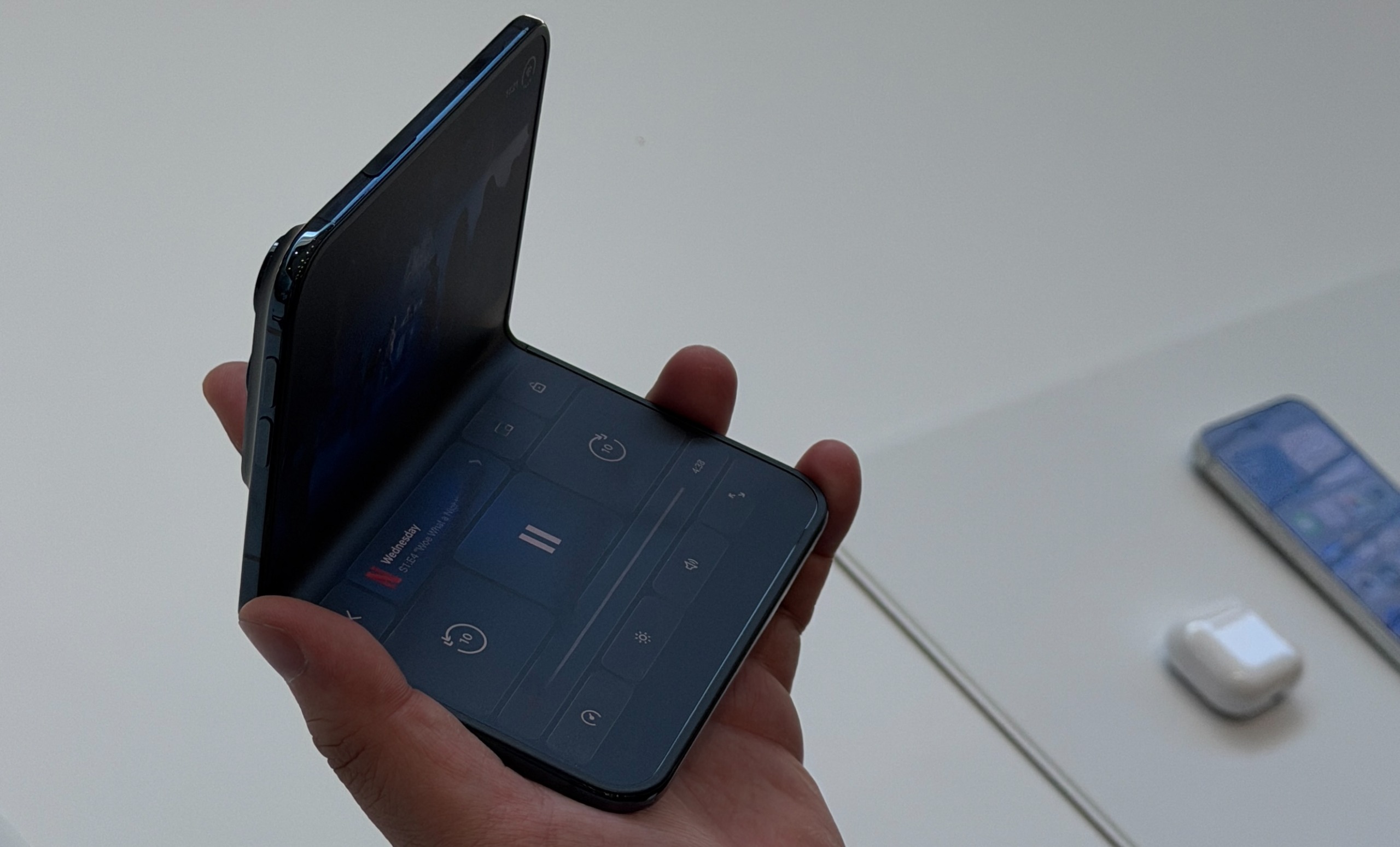 iPhone duo Hands on