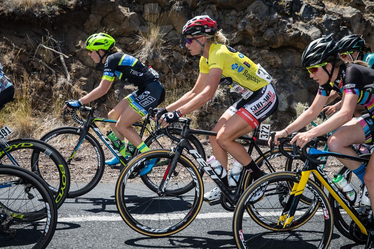 Allie Dragoo (Twenty20) rides in the bunch