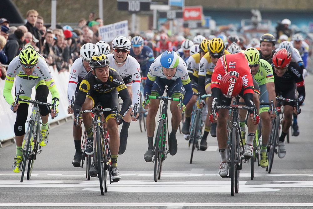 Jens Debusschere (Lotto Soudal) wins Dward door Vlaanderen by a bike throw over Bryan Coquard (Direct Energie)