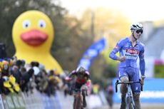 Belgian Niels Vandeputte celebrates as he crosses the finish line to win the men elite race of the 'Flandriencross' cyclocross cycling event, stage 3/8 in the 'X20 Badkamers Trofee' competition, Sunday 17 November 2024 in Hamme.
BELGA PHOTO JASPER JACOBS (Photo by JASPER JACOBS / BELGA MAG / Belga via AFP)