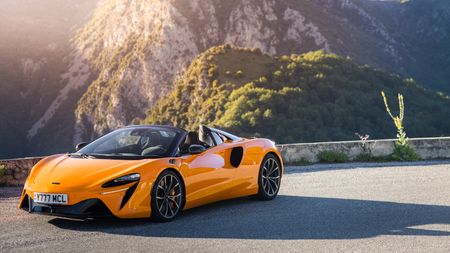 McLaren Artura Spider