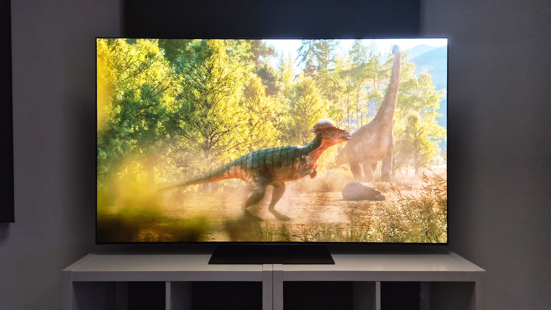 LG G6 (OLED65G6) OLED TV, on screen are dinosaurs