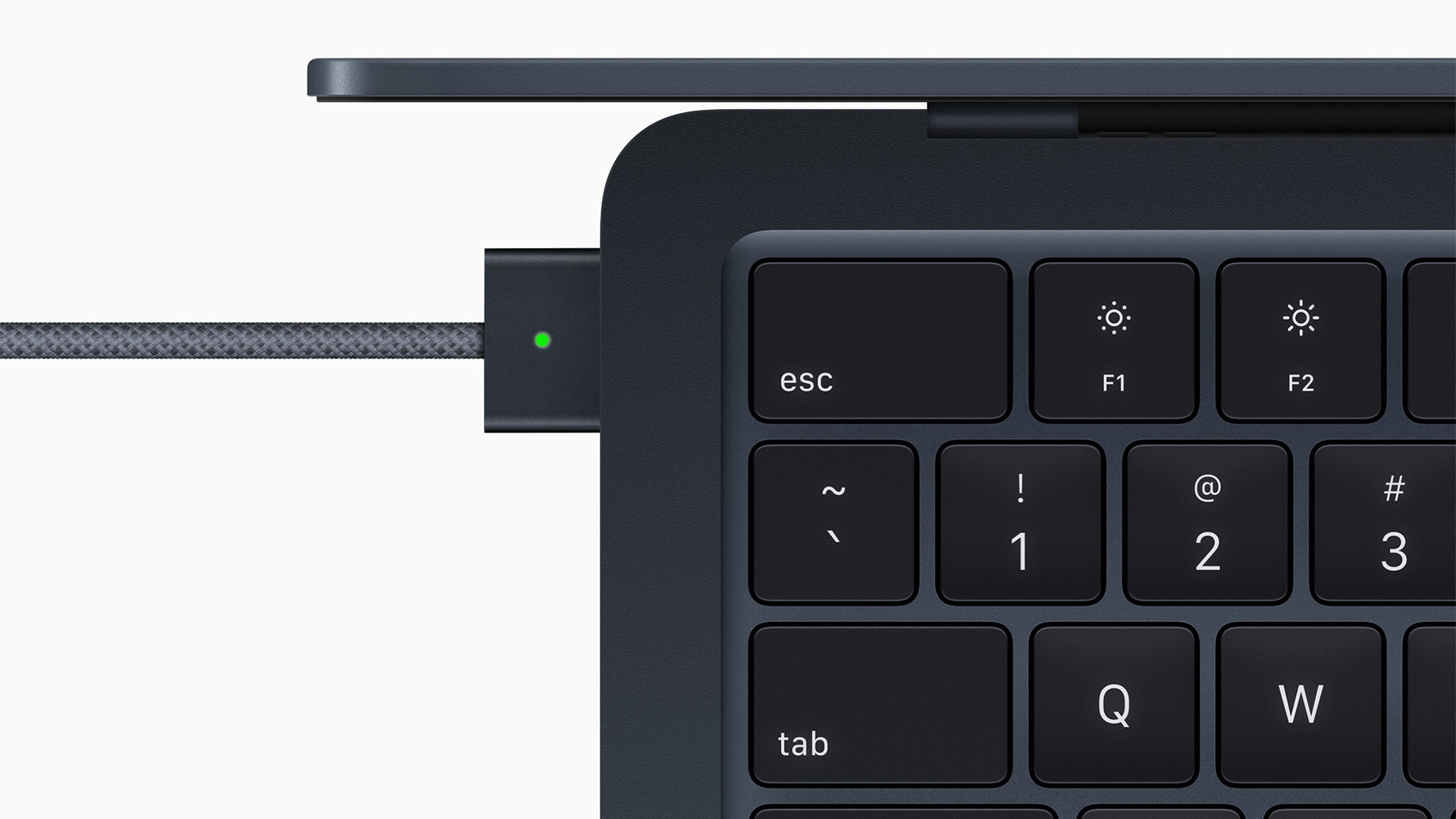 Apple MacBook Air M2 MagSafe Charging