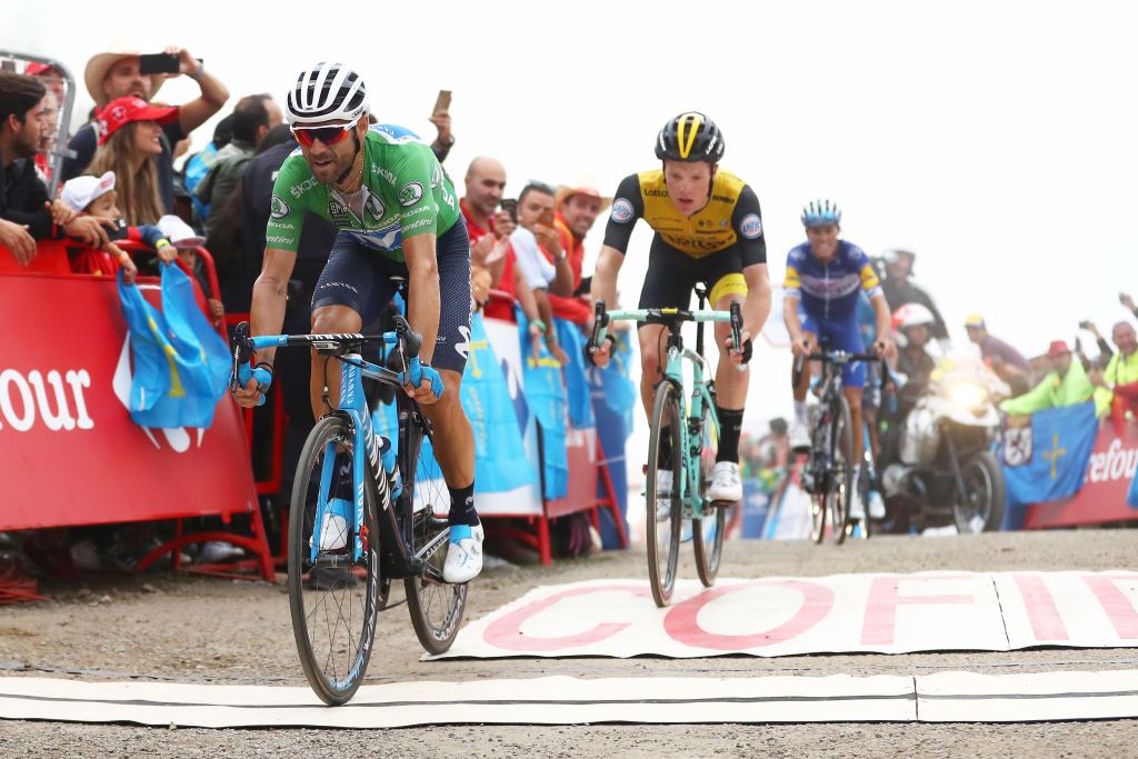 Alejandro Valverde leads Steven Kruijswijk over the line