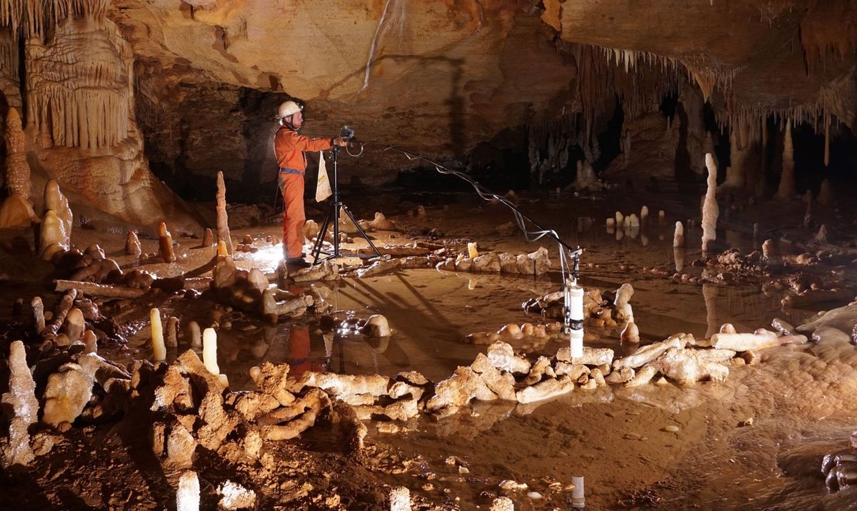 Neanderthals Likely Built These 176,000-Year-Old Underground Ring Structures