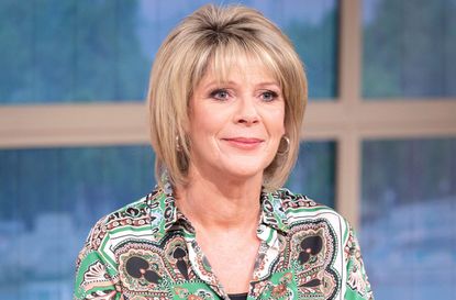 ruth langsford announces sister death