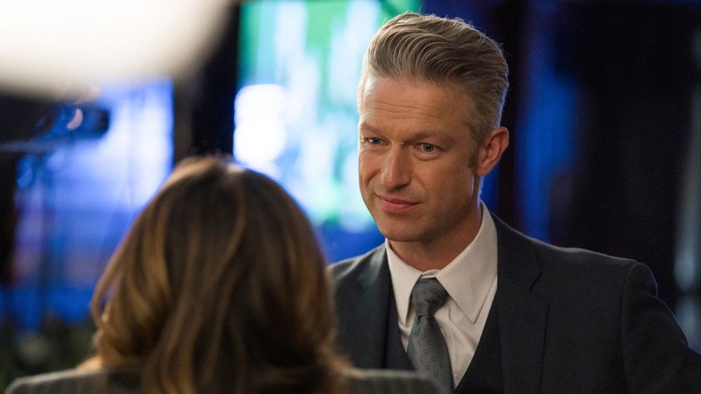 Peter Scanavino as A.D.A Dominick talking to someone in Law &amp; Order: SVU season 26 episode 4