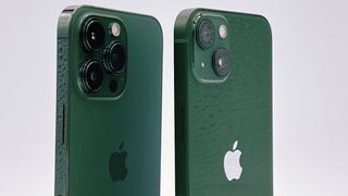 Green iPhone 13 Pro and iPhone 13 at slight angle