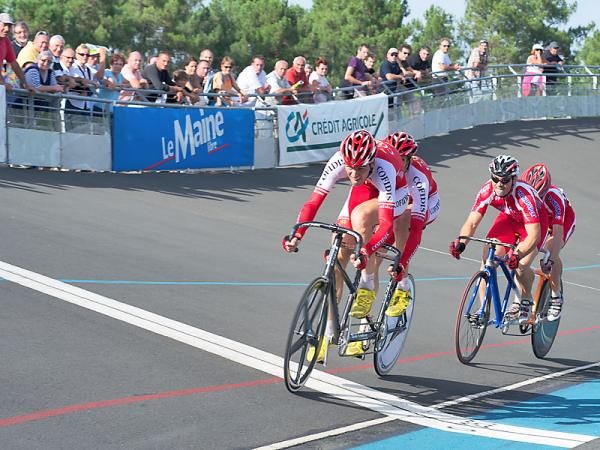 Arnaud Grandjean (stoker) and Julien Hervio out sprinting St&eacute;phane Boussard and Mark Breton in the first round tandem sprint.