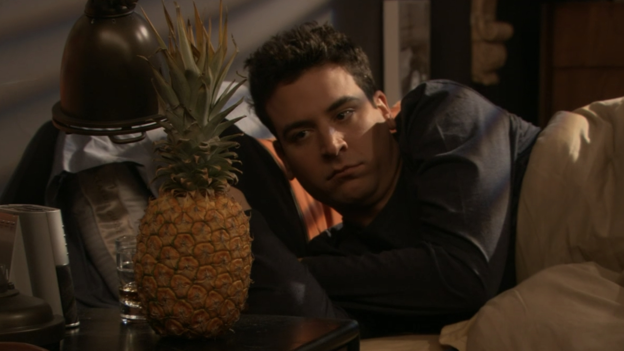 Josh Radnor and a pineapple on How I Met Your Mother