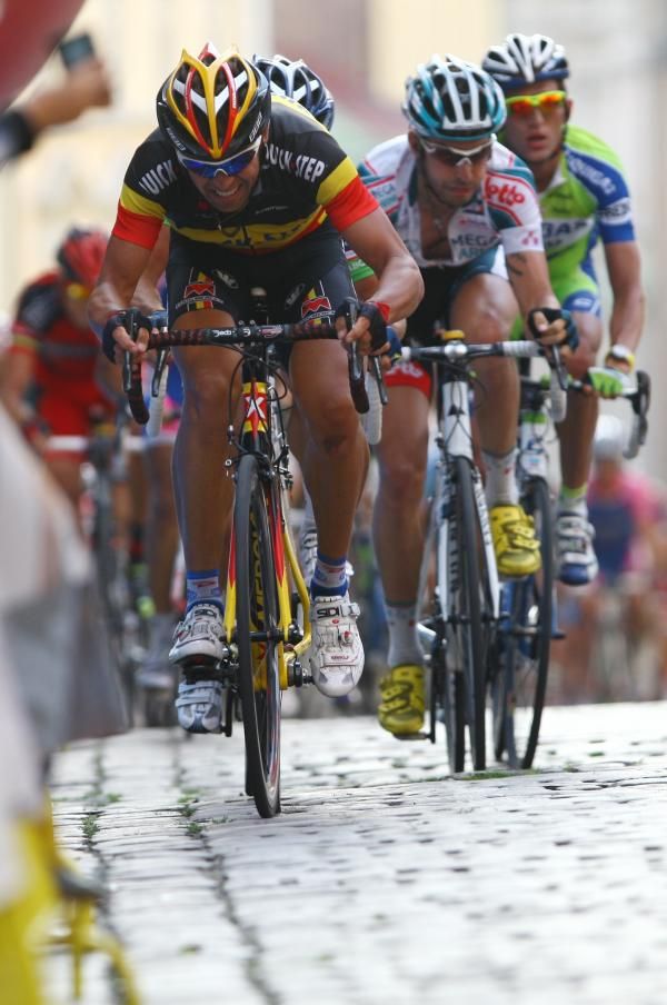 Stijn Devolder (Quick Step) leads the bunch up a climb.