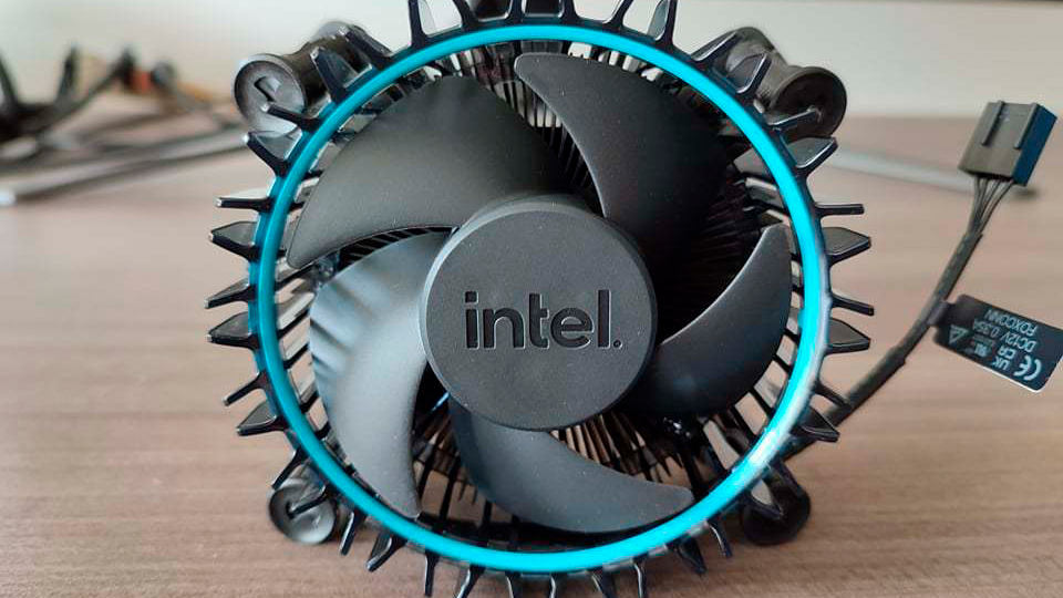 Intel Core i5-12400F Unboxing Exhibits New Stock Cooler | Tom's