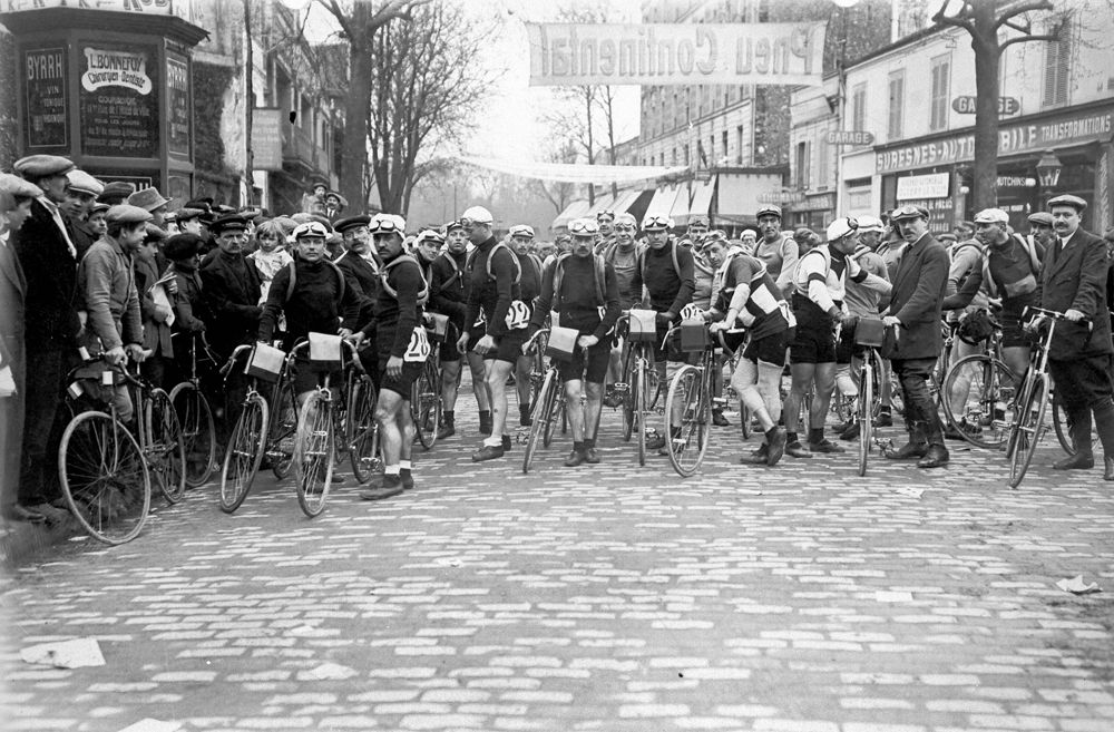 The 1944 start to Paris-Roubaix