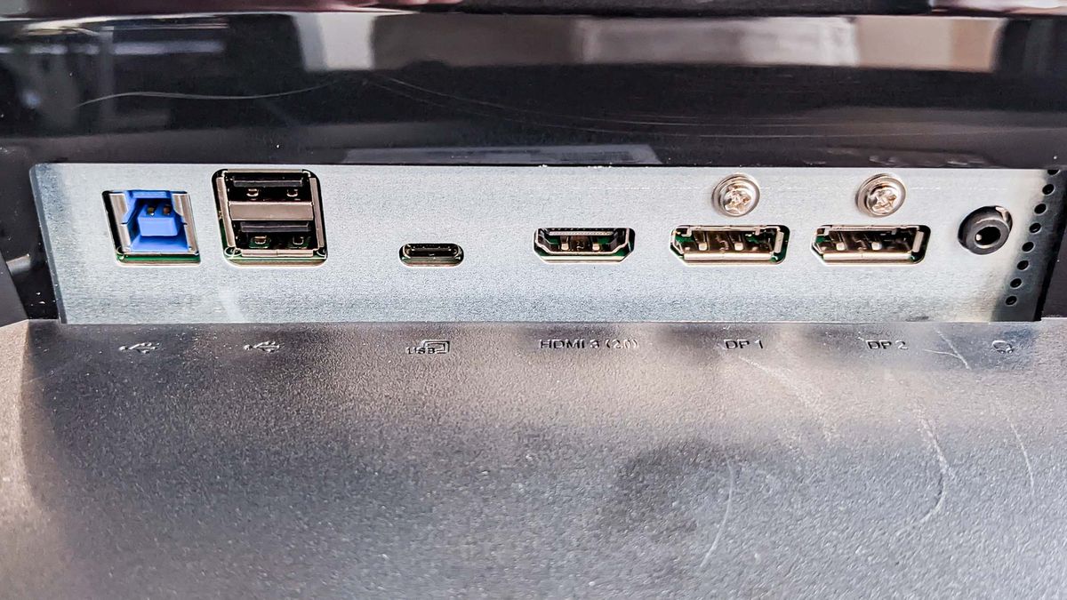Acer Predator CG437K ports