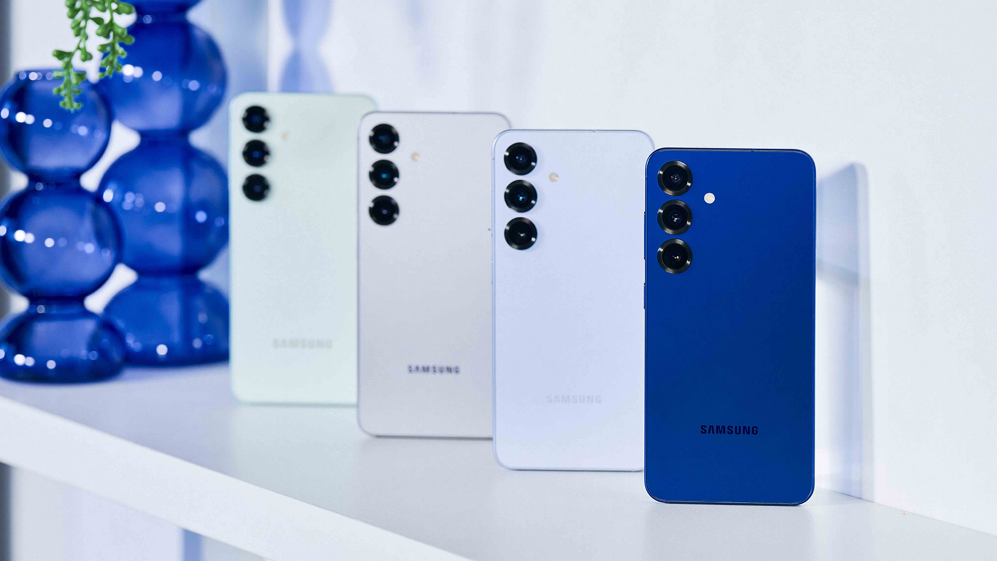 Row of Samsung Galaxy S25 phones