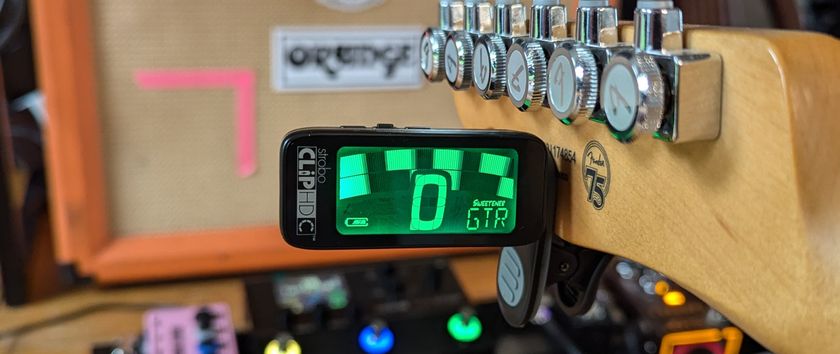 A Peterson Stroboclip HDC on the headstock of a Telecaster