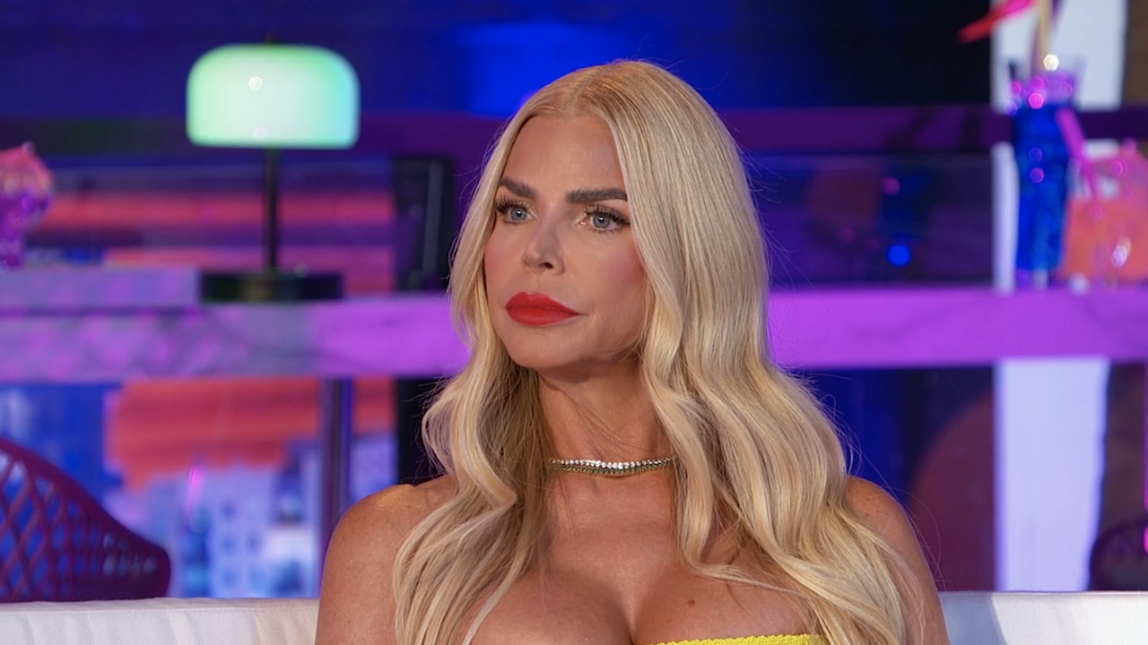 Alexia listening to Adriana during the Miami reunion