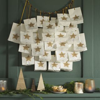 Advent calendar with gift bags