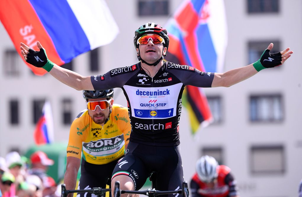 Elia Viviani celebrates winning stage 5 at Tour de Suisse