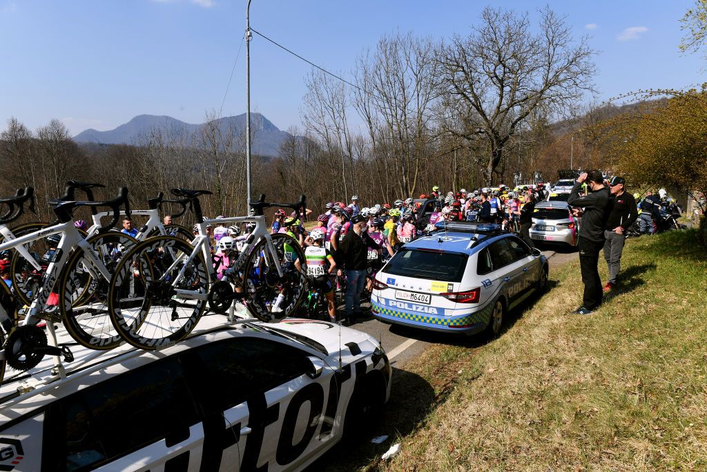 CITTIGLIO ITALY MARCH 20 The peloton are stopped due to the race being neutralised because of a traffic accident on the road during the 46th Trofeo Alfredo BindaComune di Cittiglio 2021 Womens Elite a 1418km one day race from Cocquio Trevisago to Cittiglio TrBinda UCIWWT on March 20 2022 in Cittiglio Italy Photo by Tim de WaeleGetty Images