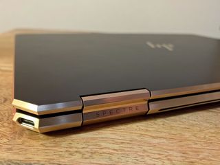 Spectre x360 gem-cut chassis