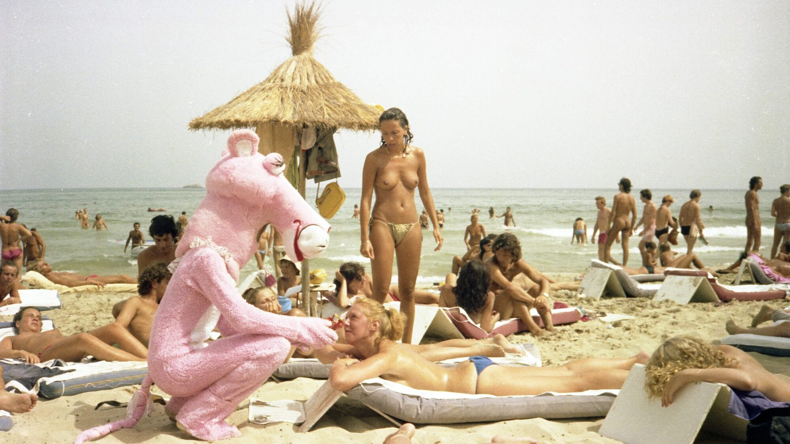 Oriol Maspons The Pink Panther, Playa den Bossa, Ibiza 1982