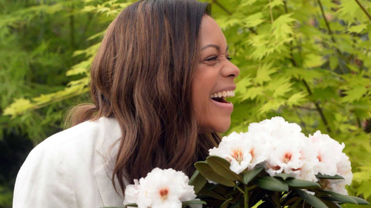 James Bond star Naomie Harris spies some intriguing flowers