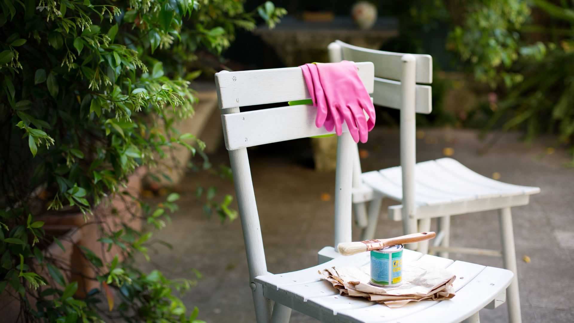 picture of garden furniture with cleaning and stain