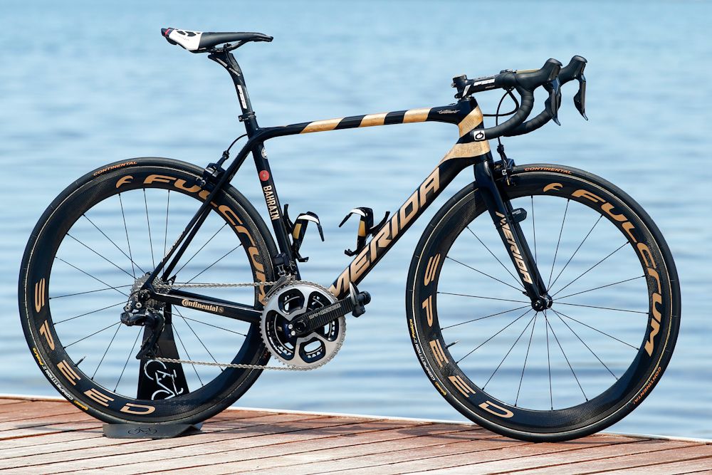 Vincenzo Nibali's custom Merida Scultura for the 2017 Giro d'Italia