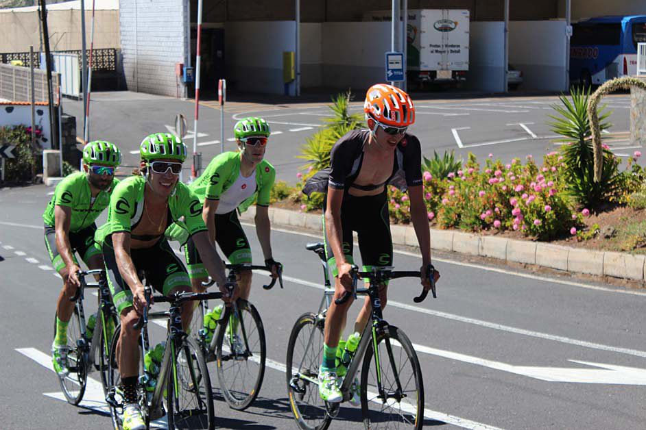 Joe Dombrowski (Cannondale) and his teammates