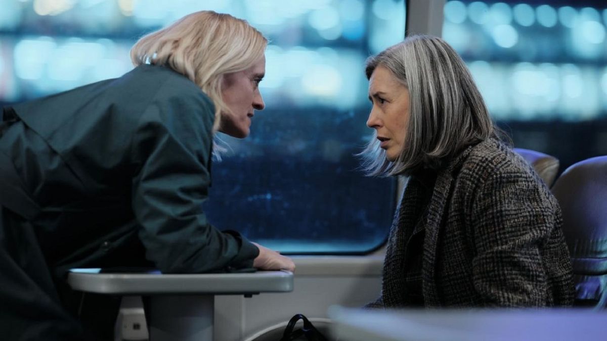 Psychotherapist Susannah in a heated discussion with Kate (Gina McKee) on a train in Channel 4&#039;s returning crime drama Suspect