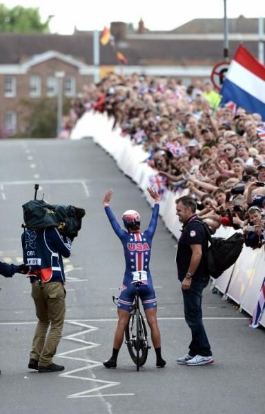 Kristin Armstrong (USA) celebrates her second consecutive win in the Olympic women's time trial