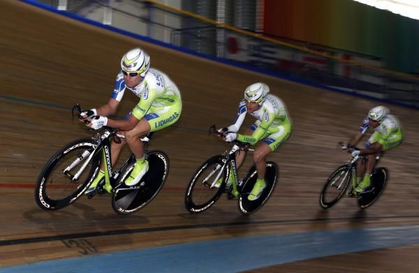 Three riders play at team pursuiting