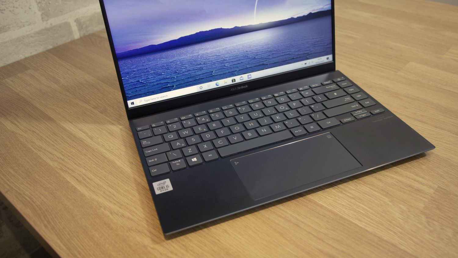 Asus ZenBook 14 UX425J review: An affordable dose of lightweight luxury ...