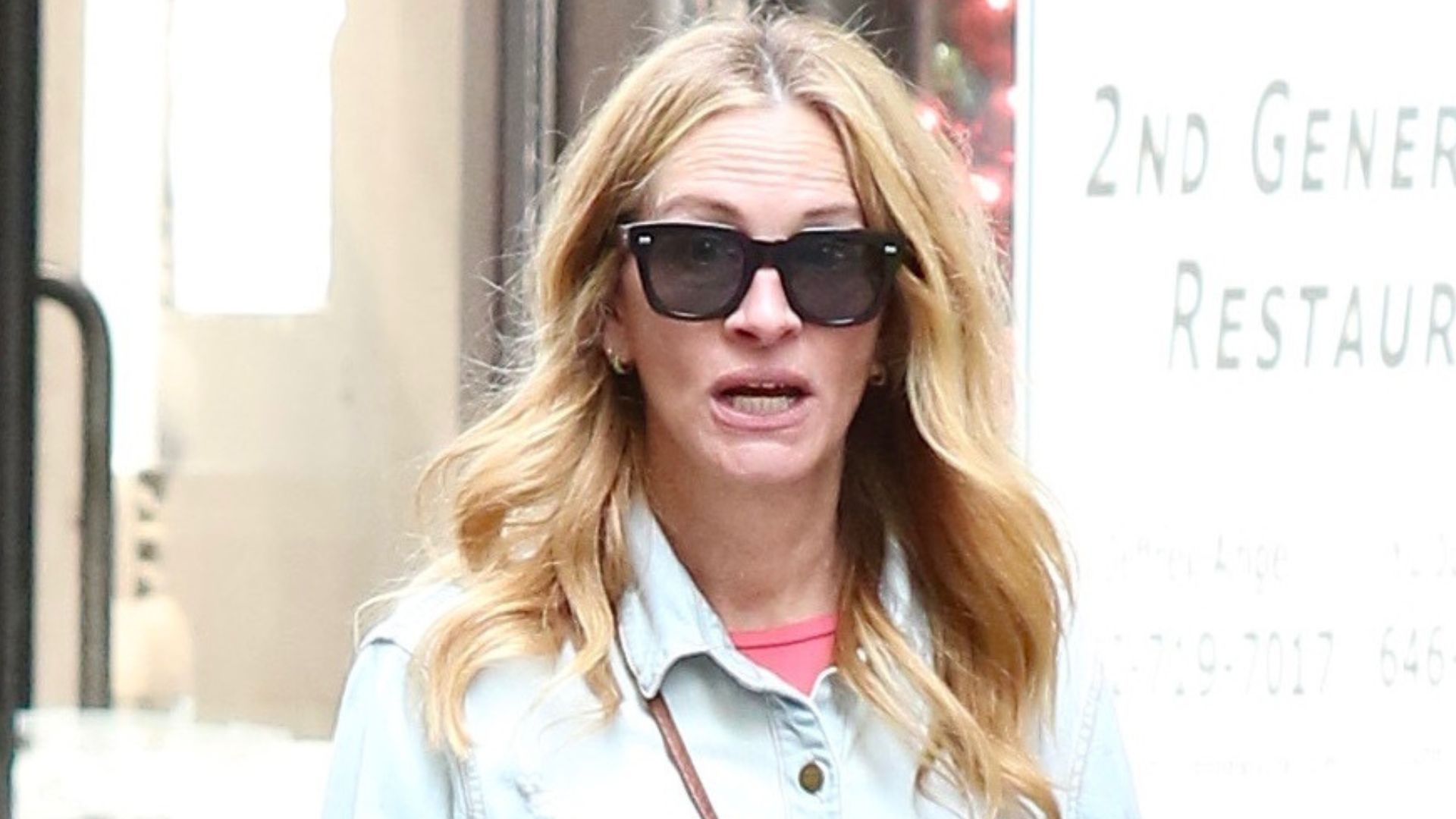 Julia Roberts shows off her unique summer style sporting Birkenstock sandals in NYC 11/08/2026