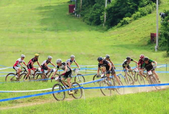 Jeremiah Bishop (Sho-Air/Cannondale) along with other chasers on lap one