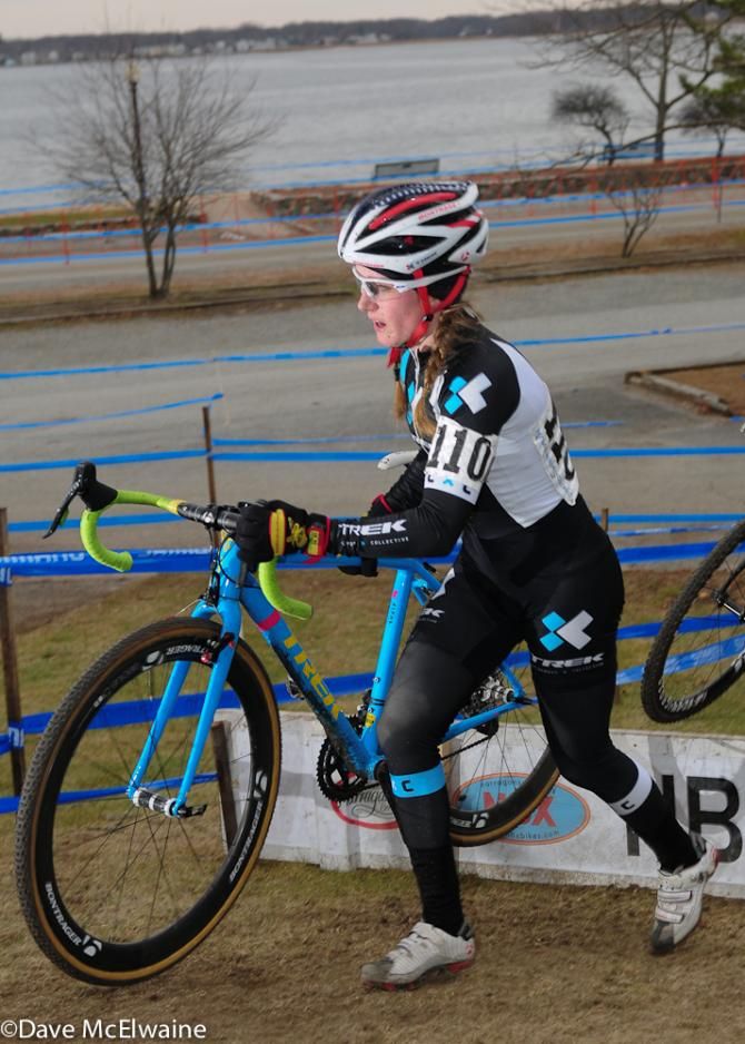 Ellen Noble (Trek Cyclocross Collective) was also racing much better today