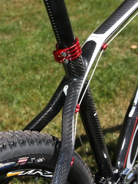 Mounted up high is a neat looking CNC-machined twin seatpost clamp.