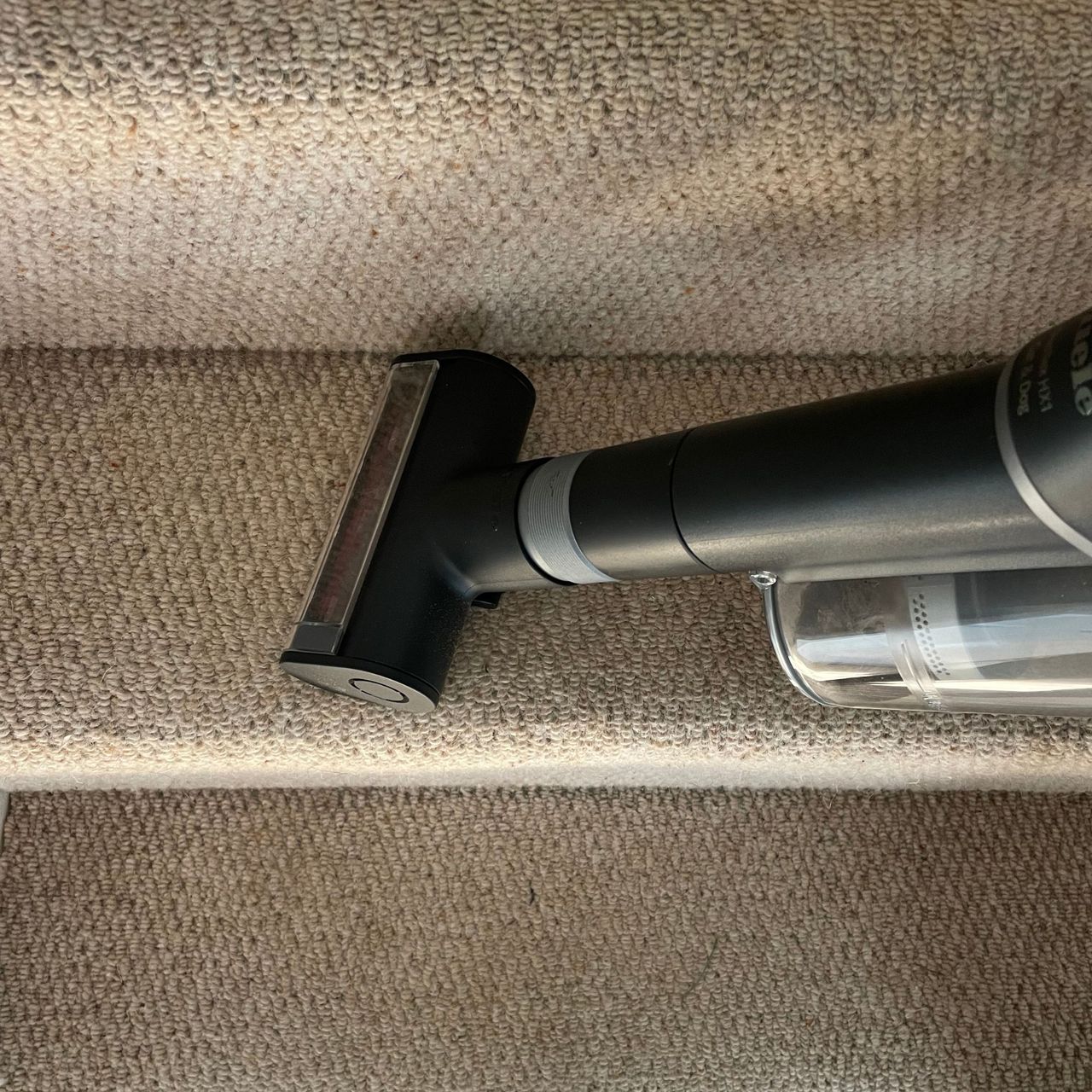 Using the Miele DuoFlex to clean cream carpeted stairs